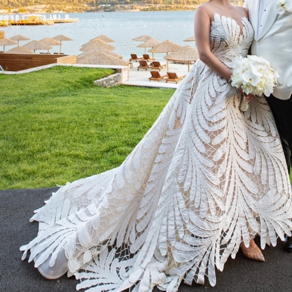 Oscar de la Renta Bridal Gown